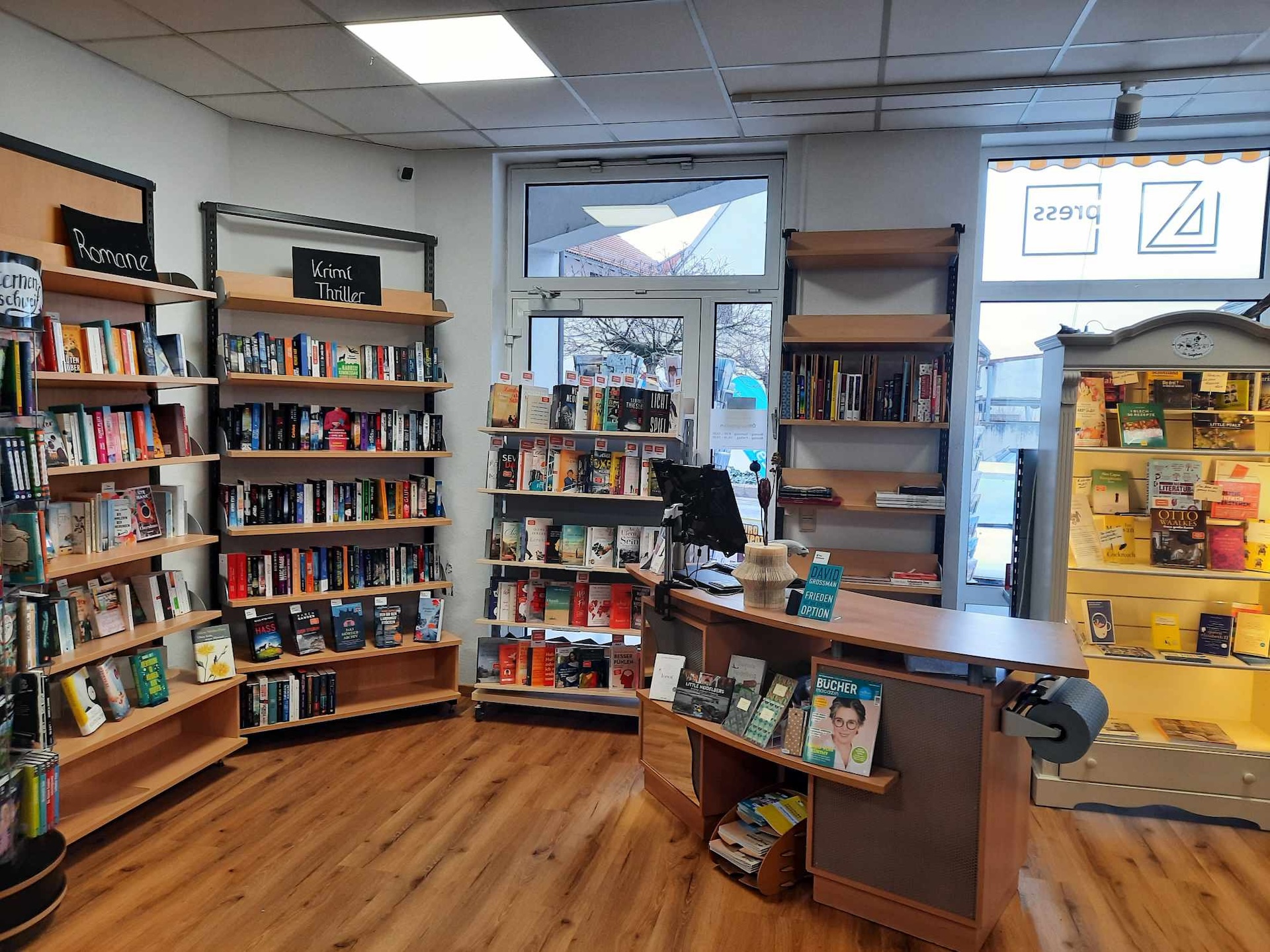 Blick auf unsere Buchabteilung bei Papier-Schneider in Sandhausen.